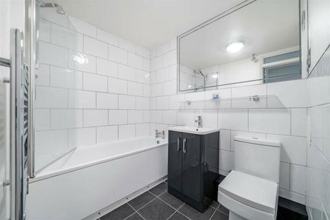 2 bedroom flat for sale - 215 Selhurst Road, London, SE25 6XY