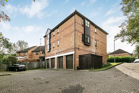 Studio for sale, Mercers Row, St Albans, AL1