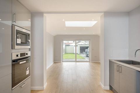 545 Bath Road, Slough, SL1 6AB