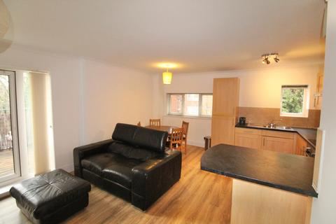 3 bedroom flat to rent, Cardigan Road, Headingley, Leeds, LS6