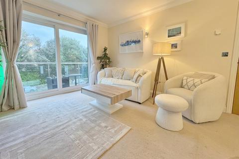 2 bedroom flat to rent, West Cliff