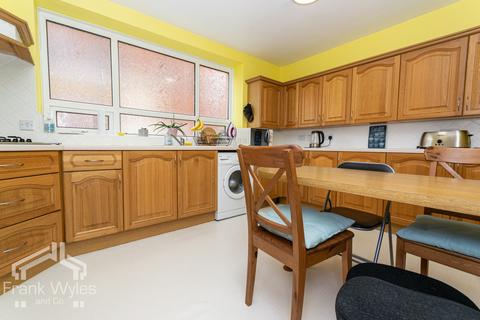 2 bedroom flat for sale, Seabourne Court, Woodlands Road, Ansdell