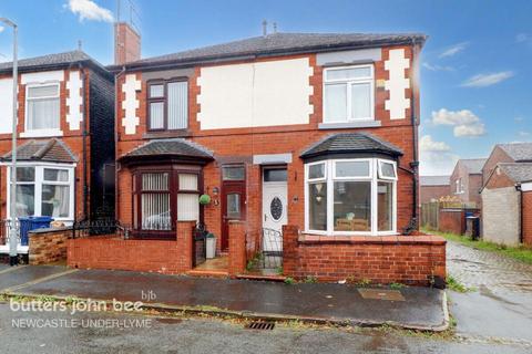 2 bedroom semi-detached house to rent, Catherine Street, Newcastle