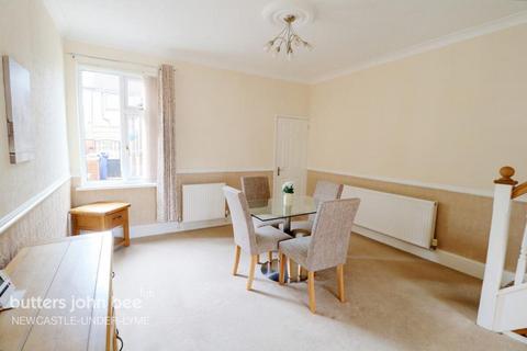 2 bedroom semi-detached house to rent, Catherine Street, Newcastle