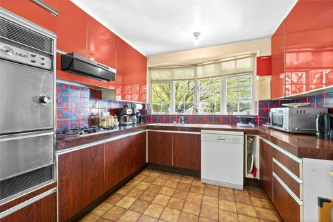 13 Dell Walk, New Malden, KT3 4RF