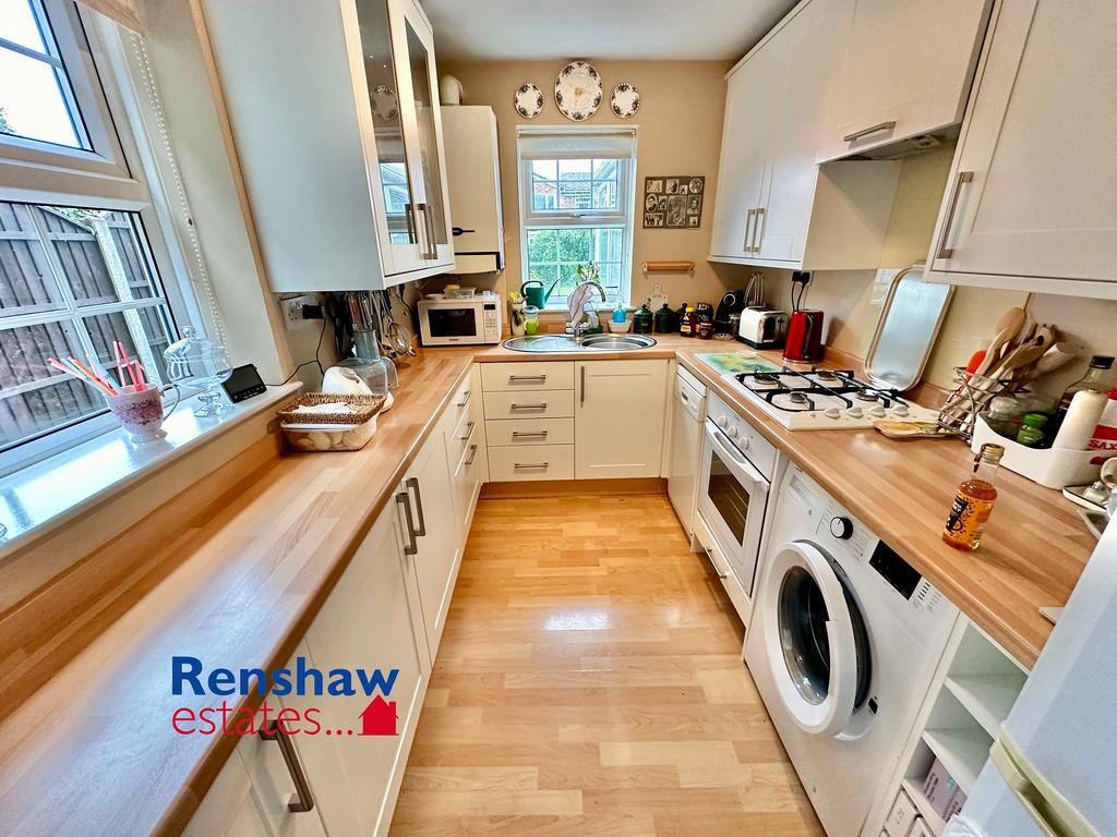 Leslie Close, Littleover, Derby 3 bed detached house for sale £290,000