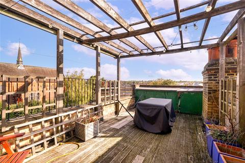 3 bedroom apartment for sale, Garratt Lane, London, SW18