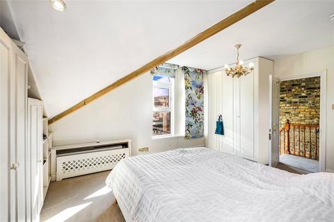 3 bedroom apartment for sale, Garratt Lane, London, SW18