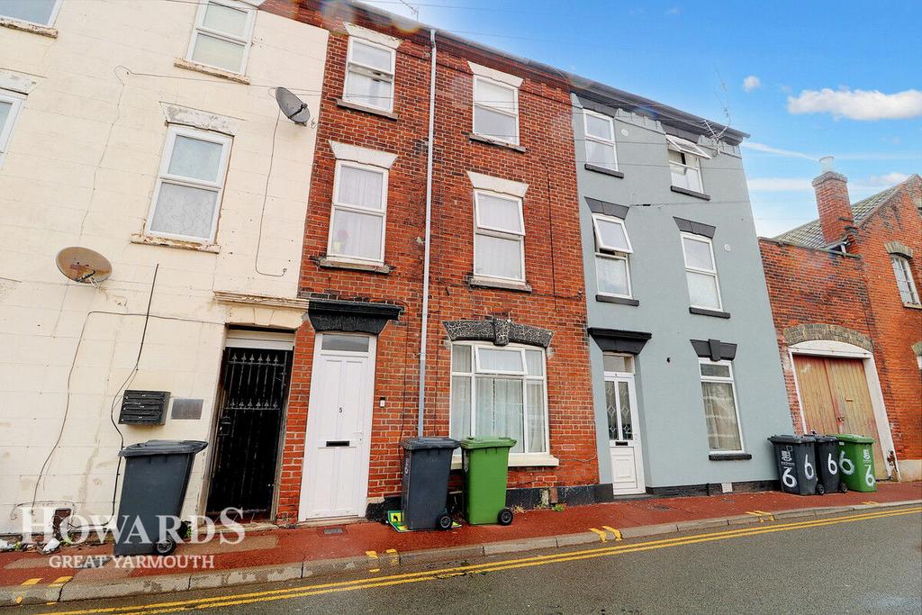 St Nicholas Road, Great Yarmouth 4 bed terraced house for sale £140,000