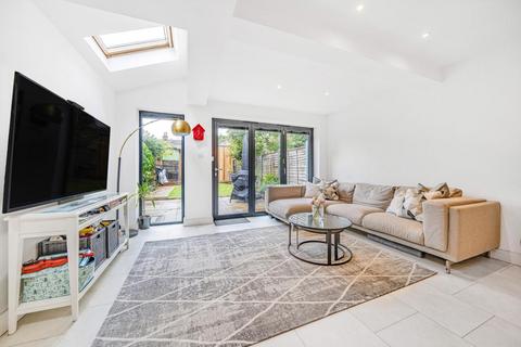 94a Hamilton Road, London, SW19 1JF