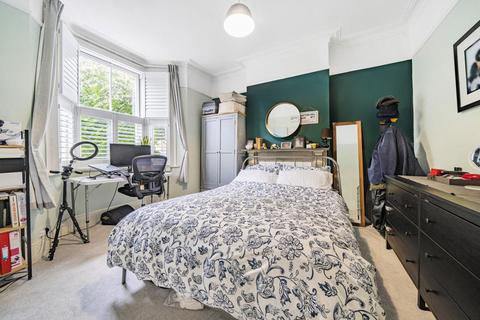 94a Hamilton Road, London, SW19 1JF