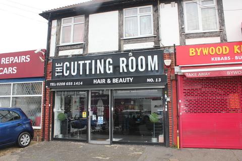 Hairdresser and barber shop to rent, Bywood Avenue, Croydon CR0