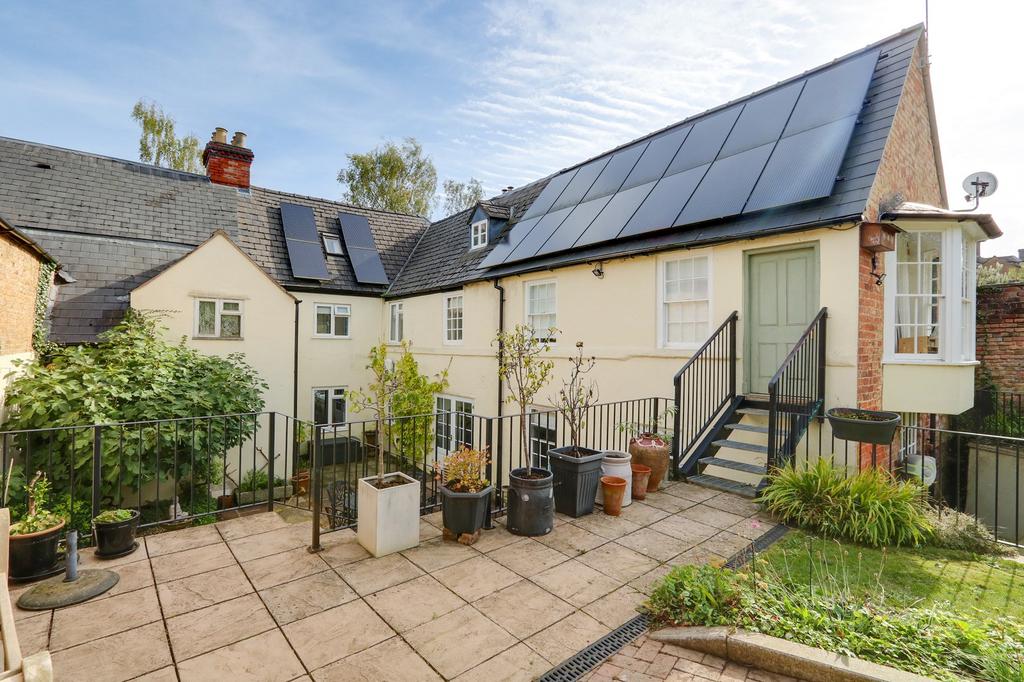 High Street, Newnham, Gloucestershire. GL14 1AD 4 bed end of terrace