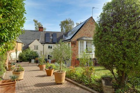 4 bedroom end of terrace house for sale, High Street, Newnham, Gloucestershire. GL14 1AD