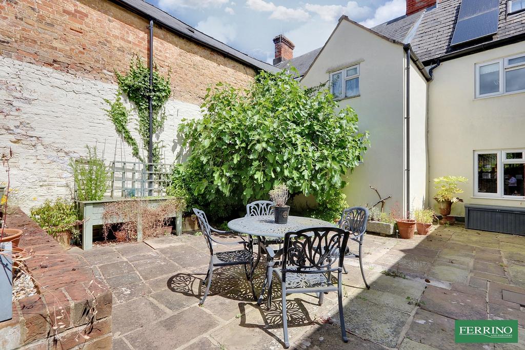 Courtyard Garden