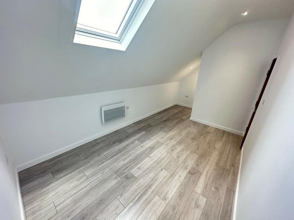 Barwell, LE9 3 bed flat to rent £1,100 pcm (£254 pw)