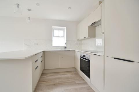 2 bedroom flat for sale, Broadstone