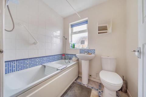 12 Burswin Road, Carterton, OX18 1DZ
