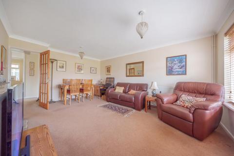 12 Burswin Road, Carterton, OX18 1DZ