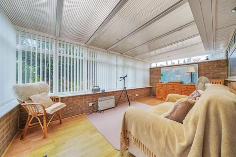 12 Burswin Road, Carterton, OX18 1DZ