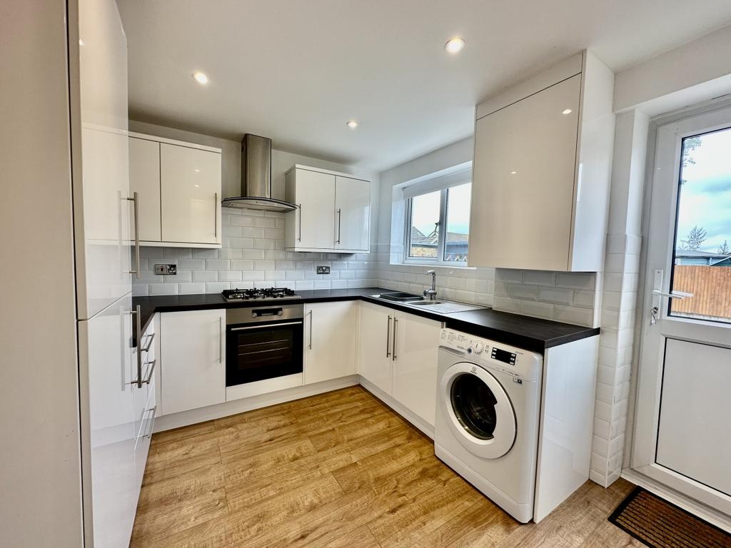 Tilbury Road Rainham ME8 3 bed townhouse £1,500 pcm (£346 pw)