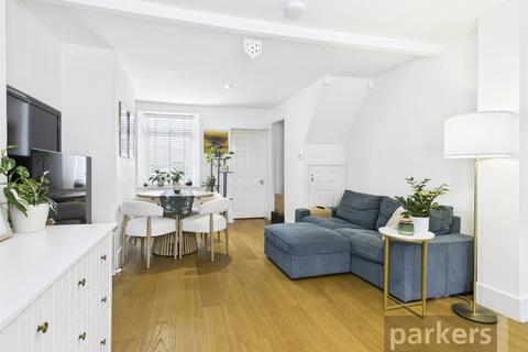 4 bedroom terraced house to rent, The Crofts, Witney, Oxfordshire, OX28