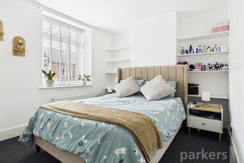 4 bedroom terraced house to rent, The Crofts, Witney, Oxfordshire, OX28