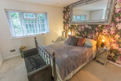 3 Jones Corner, Ascot, SL5 8QT