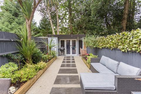 3 Jones Corner, Ascot, SL5 8QT
