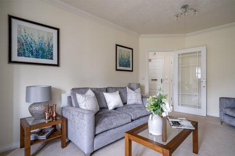 1 bedroom apartment for sale, Leatherhead Road, Ashtead, Surrey, KT21