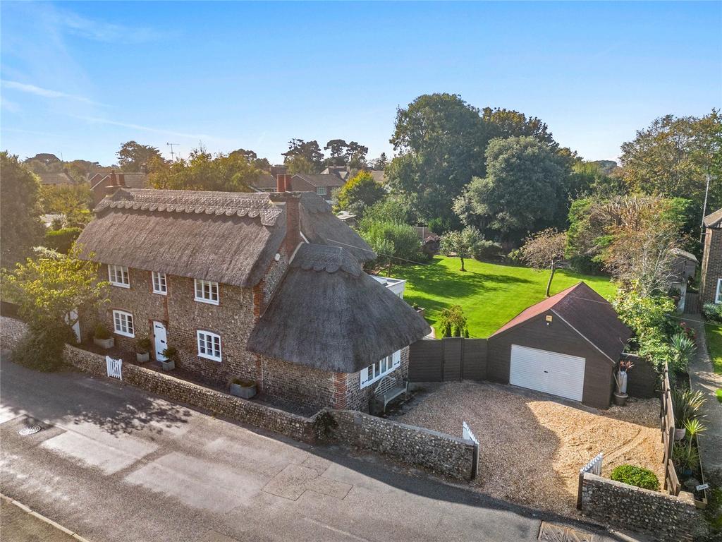 The Street, East Preston, Littlehampton, West Sussex, BN16 3 bed