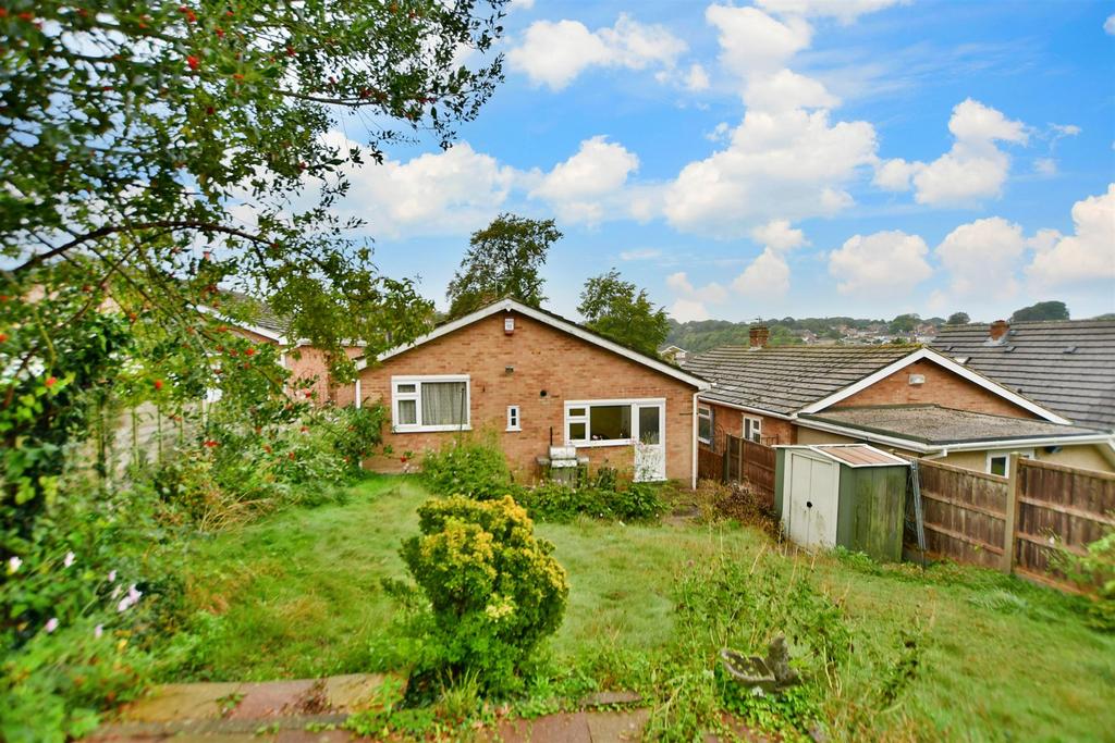 Prince Charles Avenue, Walderslade, Chatham, Kent 2 bed detached