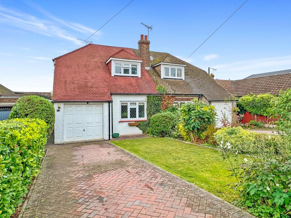Lower Higham Road, Gravesend, Kent, DA12 3 bed semidetached house for