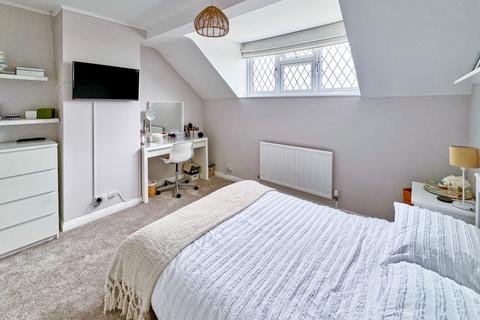 215 Lower Higham Road, Gravesend, DA12 2NP