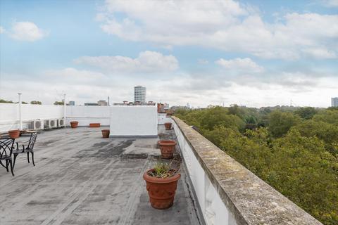 3 bedroom flat for sale, Hyde Park Place, London, W2