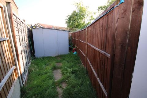70 Riverdene, Edgware, HA8 9TD