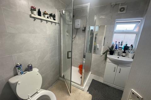 70 Riverdene, Edgware, HA8 9TD