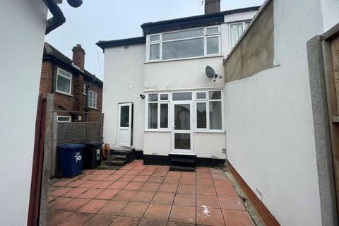 70 Riverdene, Edgware, HA8 9TD