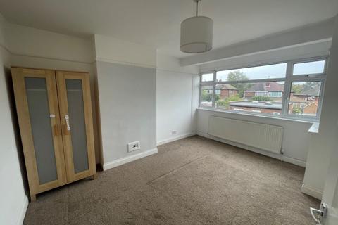 70 Riverdene, Edgware, HA8 9TD