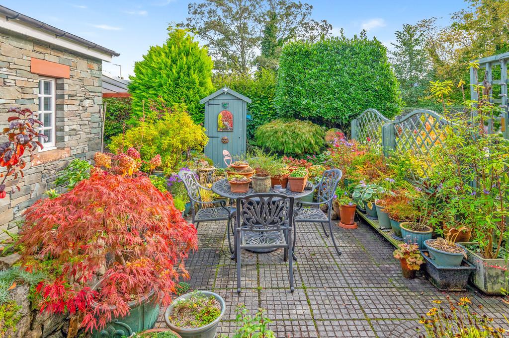 Forecourt Garden