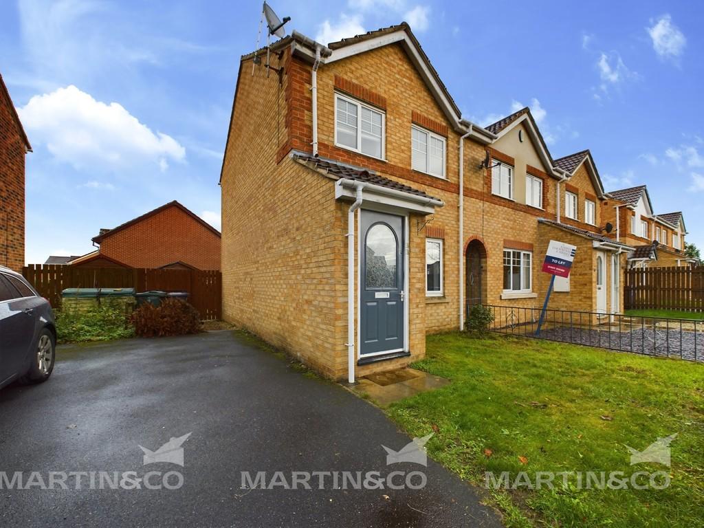 Castle Avenue, Rossington 2 bed end of terrace house to rent £740 pcm