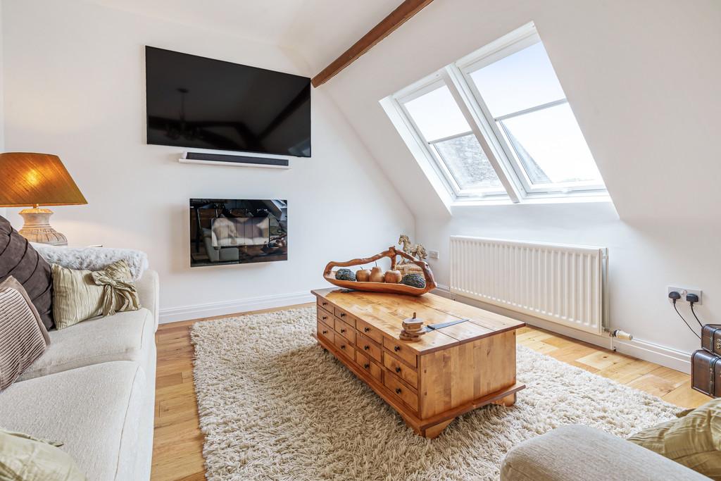 1 Old Mealbank School, Mealbank, Kendal, Cumbria, LA8 9DW 5 bed end of