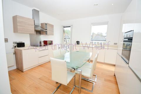 1 bedroom in a flat share to rent, Cambridge Avenue    (Kilburn Park), London, NW6