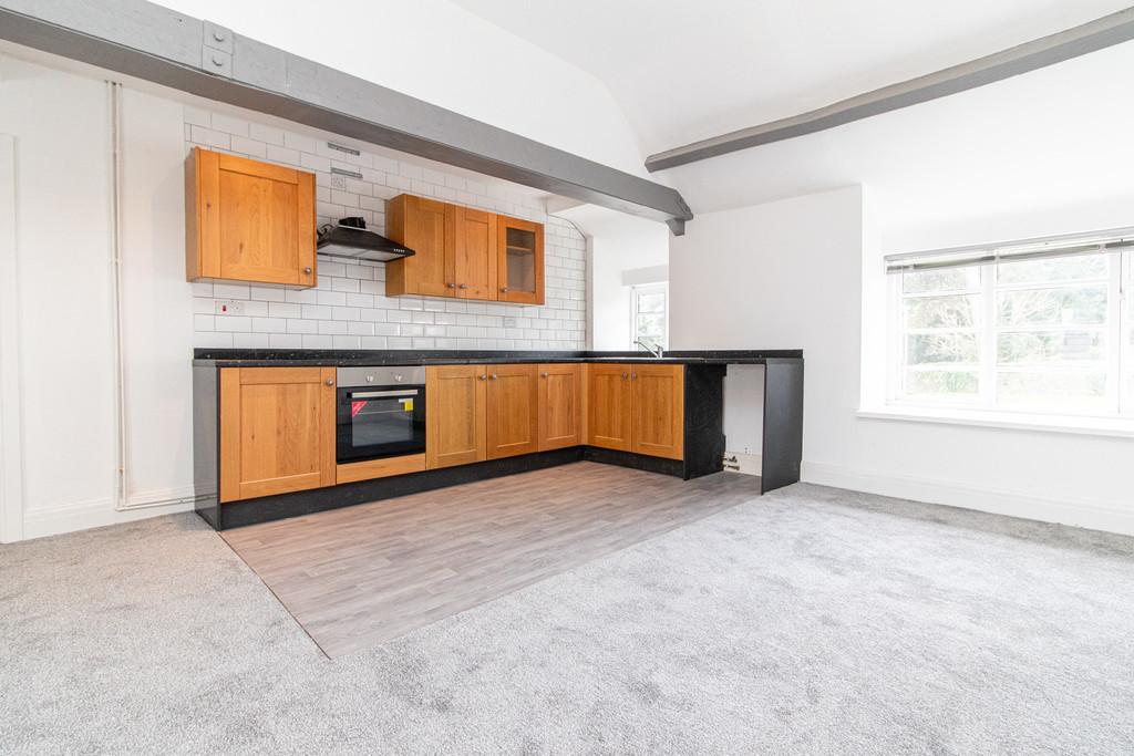 Rachel Close, Danescourt 3 bed apartment to rent £1,200 pcm (£277 pw)