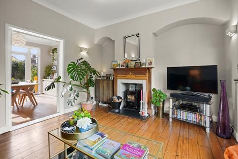 6 Upper Avenue, Halesworth, IP19 8JA