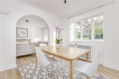 10, Buckingham House Courtlands, Richmond, TW10 5AP