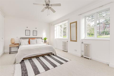 10, Buckingham House Courtlands, Richmond, TW10 5AP