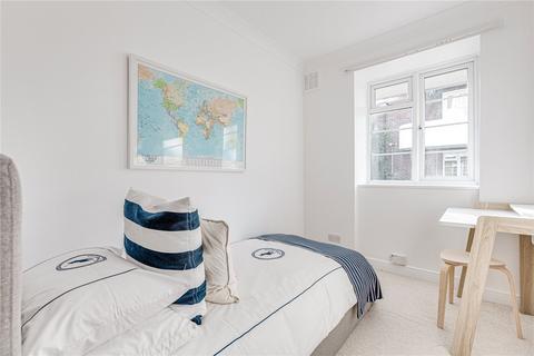 10, Buckingham House Courtlands, Richmond, TW10 5AP
