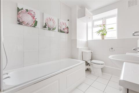 10, Buckingham House Courtlands, Richmond, TW10 5AP