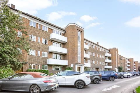10, Buckingham House Courtlands, Richmond, TW10 5AP